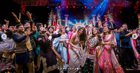 ニック・ジョナスとプリヤンカー・チョープラー、インド映画のような「歌えや踊れや」のド派手な結婚を挙げるの画像1