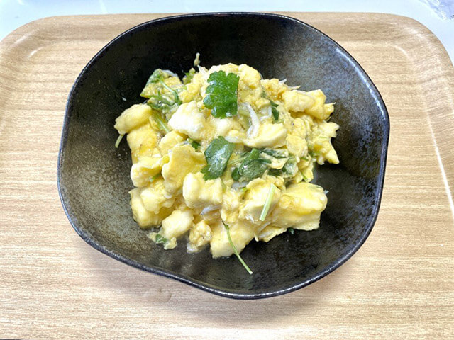 平野レミ【ふわふわ卵焼き】は5分で作れる！　「ポリ袋ではんぺんを潰す」斬新なレシピ