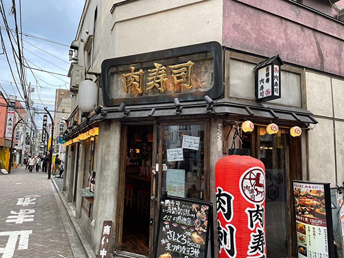 【肉寿司】都内で一斉閉店、最終日に看板メニューを食べてわかった「ブーム終焉の理由」の画像1